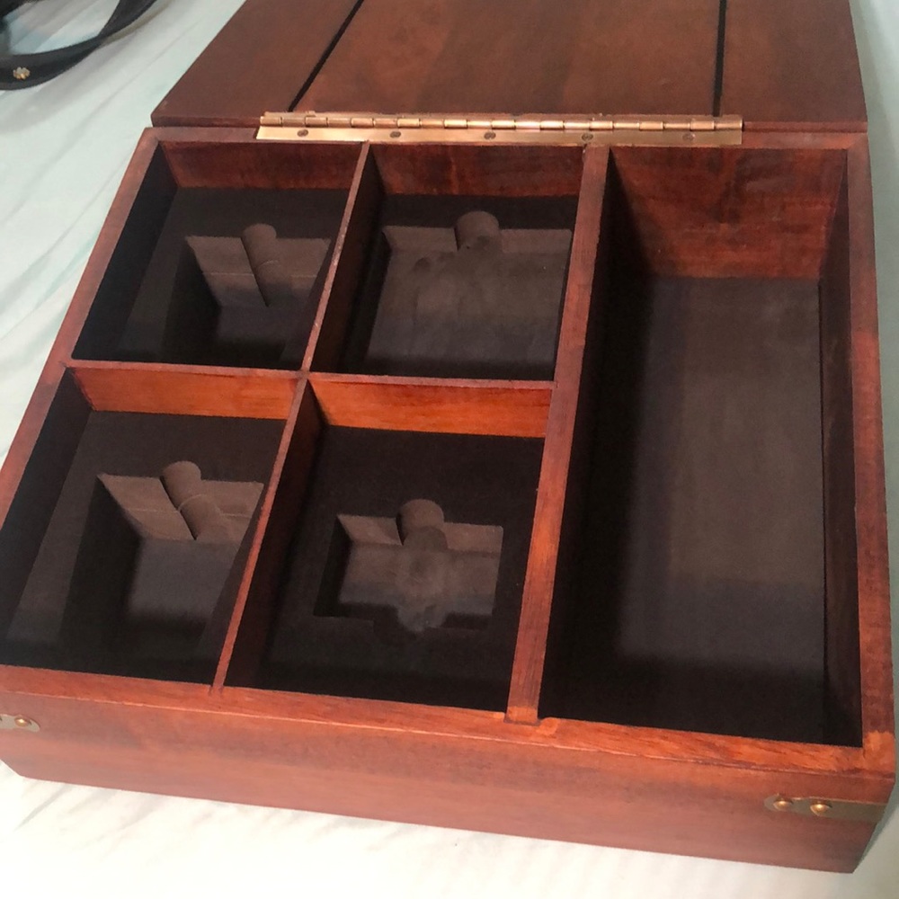 Empty wood box bar carrier